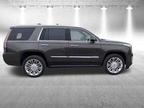 Used 2020 Cadillac Escalade Platinum AWD/4WD image 5