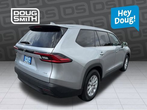 Used 2025 Toyota Grand Highlander XLE image 4