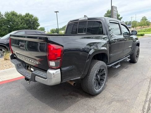 Used 2020 Toyota Tacoma SR5 w/ SR5 Appearance Package (SM) RWD image 7