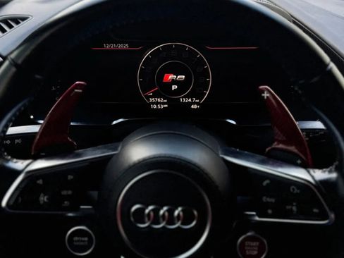 Used 2017 Audi R8 V10 w/ Carbon Exterior Package image 20