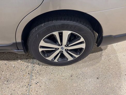 Used 2018 Subaru Outback 2.5i Limited image 13