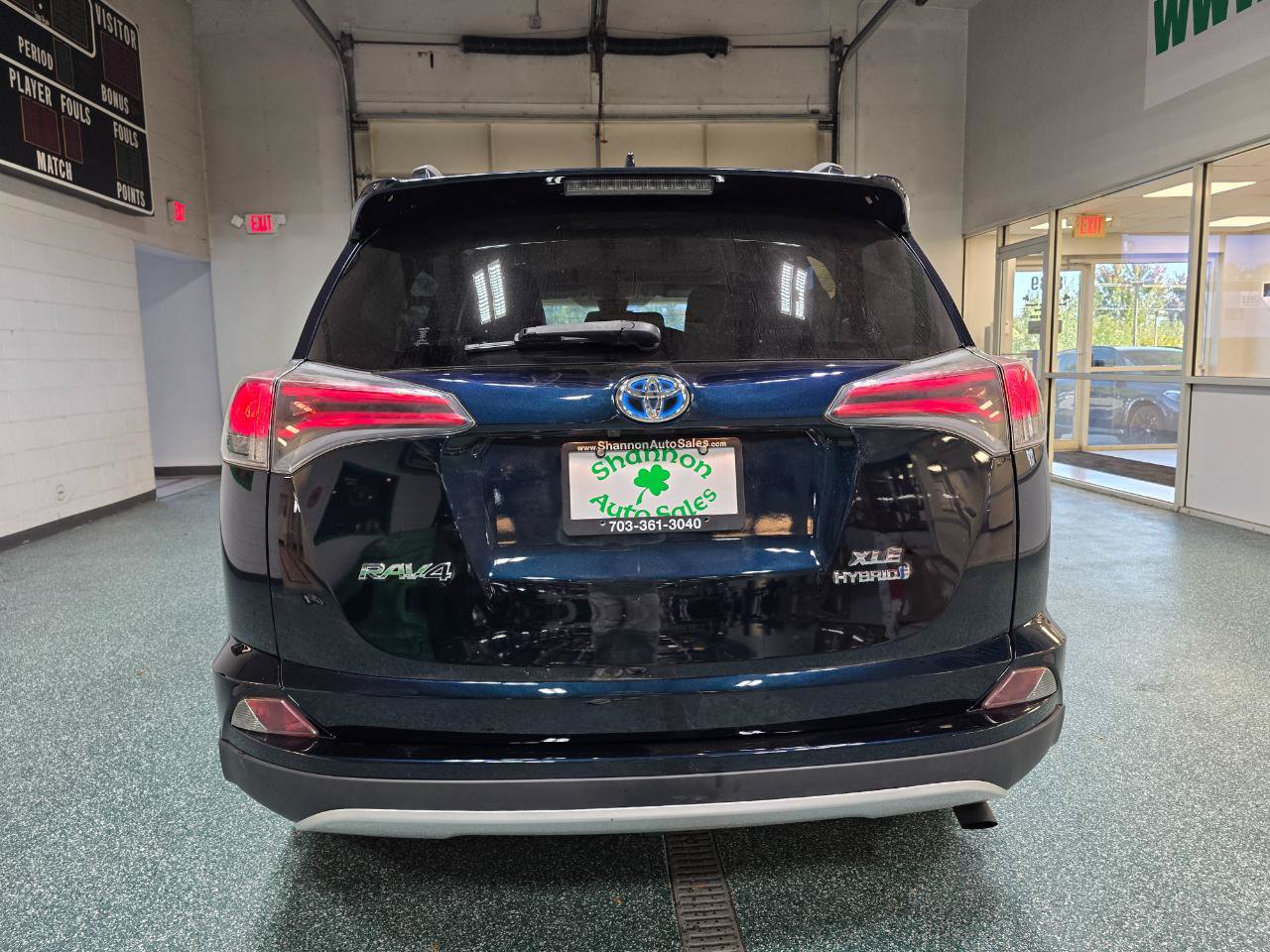 Used 2018 Toyota RAV4 XLE AWD/4WD image 8