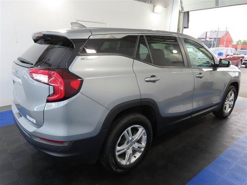 Used 2023 GMC Terrain SLE FWD image 14