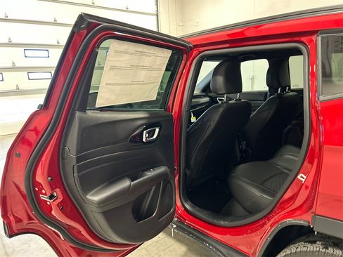 New 2026 Jeep Compass Latitude image 31