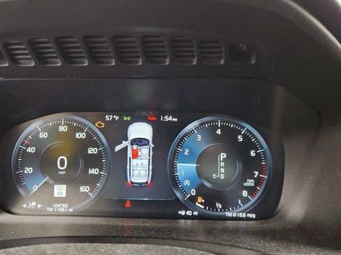 Used 2018 Volvo XC90 T6 Momentum image 12