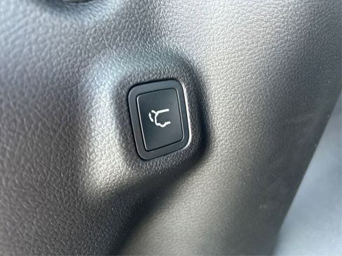 New 2026 Jeep Compass Limited image 15