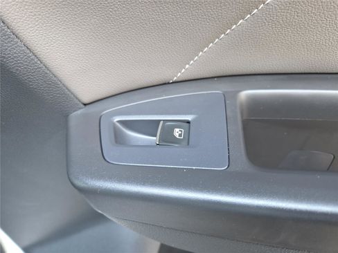 Used 2022 Volkswagen Atlas Cross Sport SEL R-Line image 31