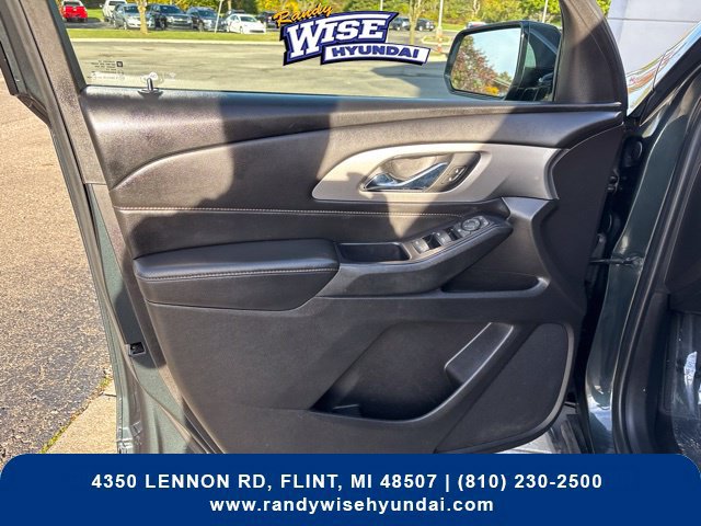 Used 2018 Chevrolet Traverse LT FWD image 15