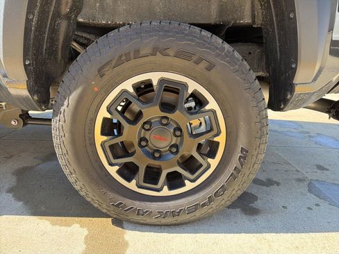 New 2025 Toyota Tacoma TRD Off-Road AWD/4WD image 8