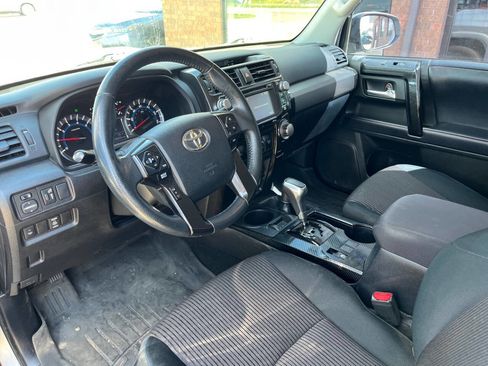 Used 2018 Toyota 4Runner TRD Off-Road w/ TRD Performance Package AWD/4WD image 7