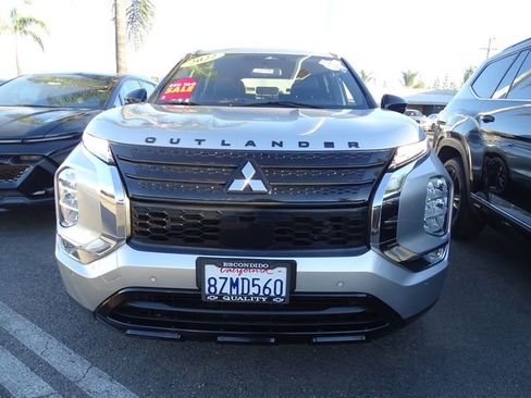 Used 2022 Mitsubishi Outlander SE image 5