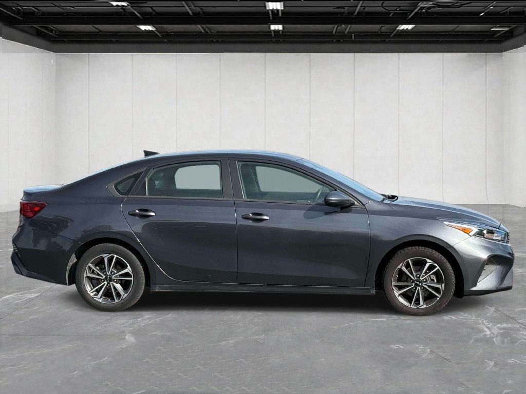 Used 2023 Kia Forte LXS FWD image 4