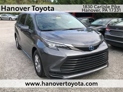 Used 2025 Toyota Sienna LE