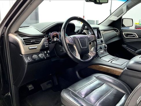 Used 2018 GMC Yukon XL Denali image 17