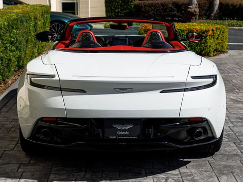 Used 2019 Aston Martin DB11 Volante image 27