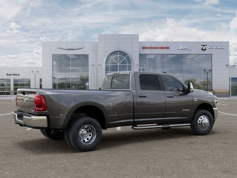 New 2026 RAM 3500 Laramie w/ Max Tow Package AWD/4WD image 4
