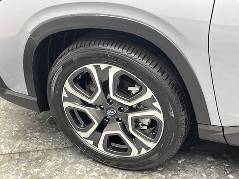 Used 2024 Subaru Ascent Limited image 31