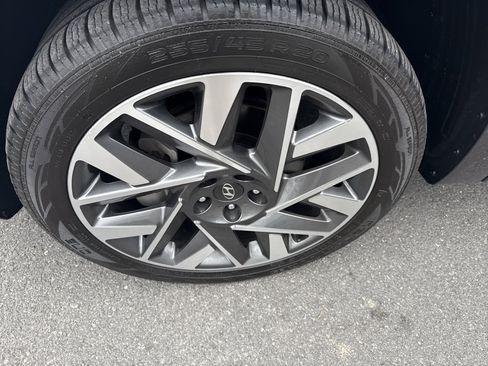 Used 2022 Hyundai Santa Fe Calligraphy image 10