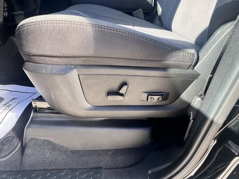 Used 2024 RAM 2500 Big Horn w/ Safety Group image 13