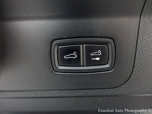 Used 2018 Porsche Panamera 4S image 27