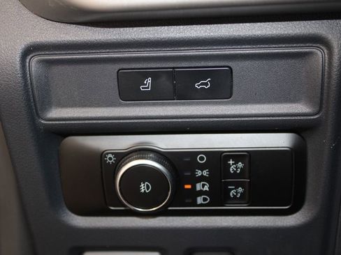 Used 2023 Ford Expedition XLT image 44