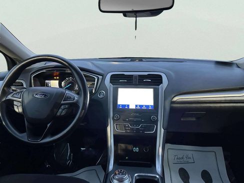 Used 2020 Ford Fusion SE image 15