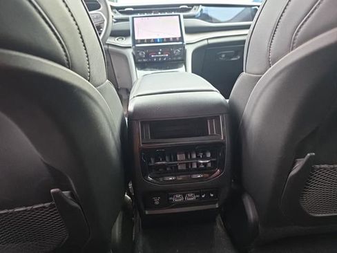 Used 2022 Jeep Grand Cherokee Limited 4xe image 10