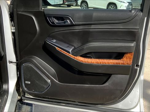 Used 2018 Chevrolet Tahoe Premier AWD/4WD image 23