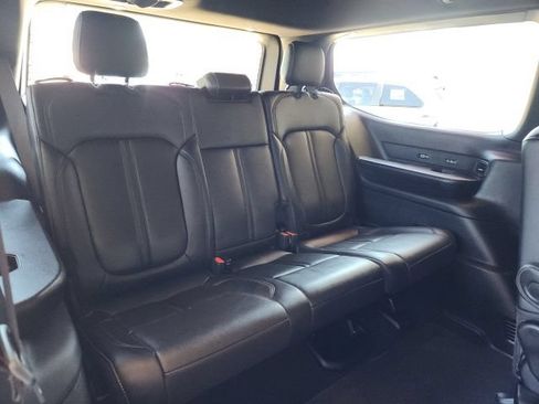 Used 2022 Jeep Wagoneer Series III AWD/4WD image 23