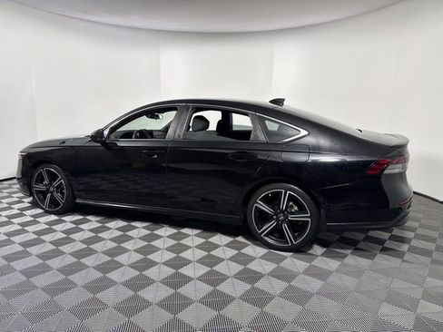 Used 2023 Honda Accord Sport image 4