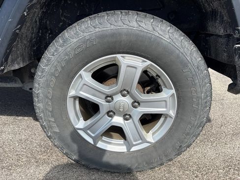 Used 2018 Jeep Wrangler Unlimited Sport S AWD/4WD image 4