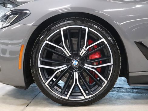 Used 2022 BMW M550i xDrive AWD/4WD image 36