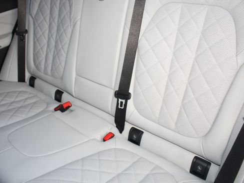 New 2026 BMW X5 xDrive50e image 21