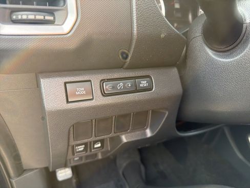 Used 2022 Nissan Frontier SV image 27