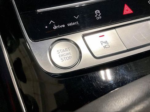 Used 2019 Audi Q8 Prestige w/ Towing Package AWD/4WD image 33
