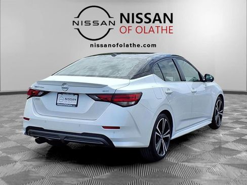 Used 2023 Nissan Sentra SR w/ SR Premium Package FWD image 29