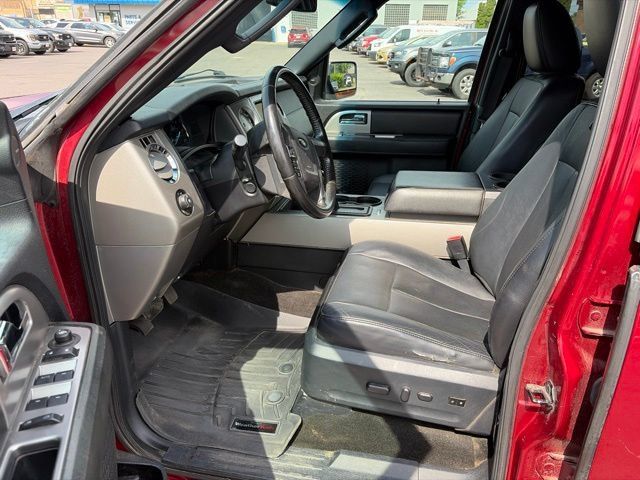 Used 2015 Ford Expedition EL XLT w/ Equipment Group 202A AWD/4WD image 9