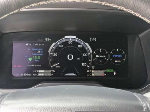 Used 2025 Toyota Sequoia Capstone AWD/4WD image 10