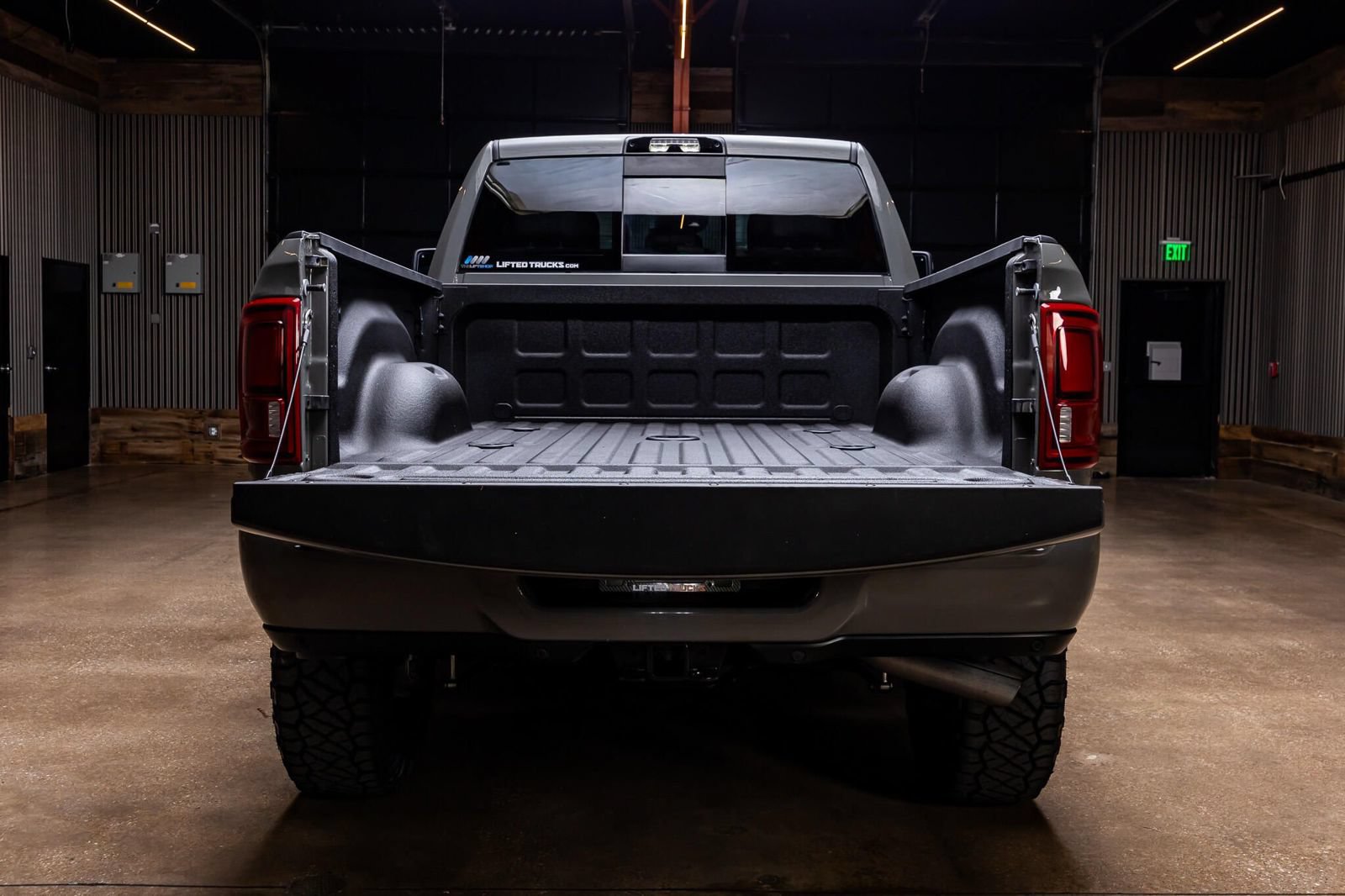 Used 2026 RAM 2500 Laramie AWD/4WD image 9