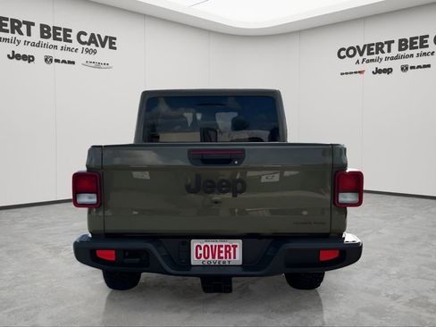 New 2025 Jeep Gladiator Sport image 8