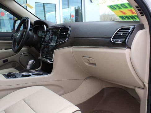 Certified 2021 Jeep Grand Cherokee Overland AWD/4WD image 25