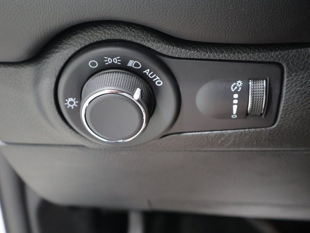Used 2024 Dodge Durango GT AWD/4WD image 32