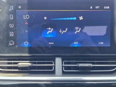 Certified 2025 Chevrolet Trax RS w/ Sunroof Package FWD image 12