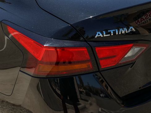 Used 2020 Nissan Altima 2.5 Platinum FWD image 7