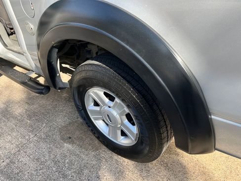 Used 2004 Ford F150 XLT image 10