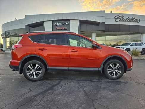 Used 2016 Toyota RAV4 XLE w/ Convenience Package AWD/4WD image 2
