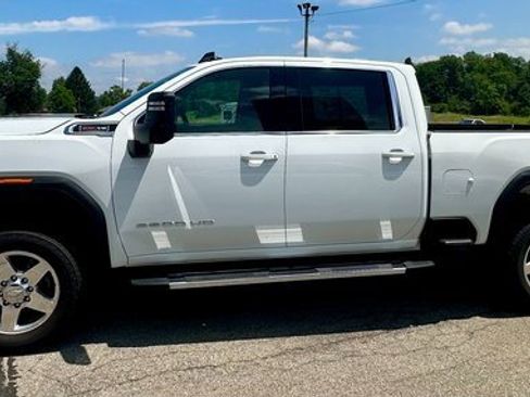 Used 2021 GMC Sierra 2500 SLE image 3