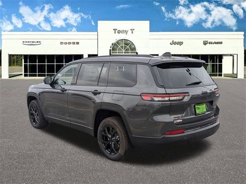 New 2024 Jeep Grand Cherokee L Laredo image 5