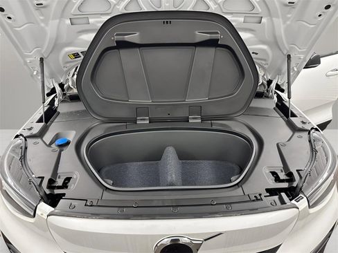 New 2024 Volvo XC40 Recharge Core w/ Protection Package Premier image 17