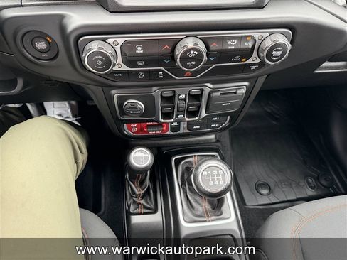 Used 2021 Jeep Gladiator Mojave AWD/4WD image 8